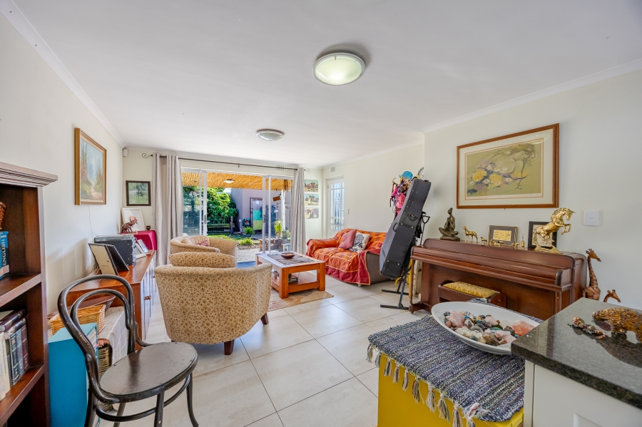 2 Bedroom Property for Sale in Lakeside Western Cape